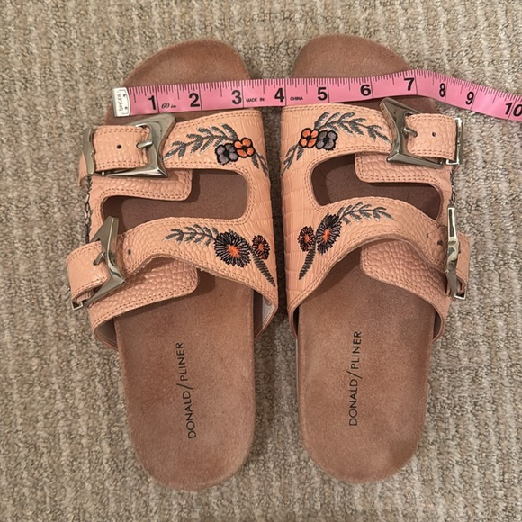 Donald Pliner leather floral slide sandals - Picture 10 of 10
